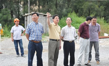 縣委領導蒞臨九隆新廠區督查工程建設情況